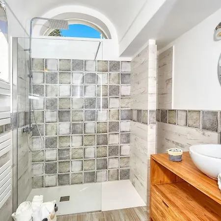 Semesterbostad Dentecala 4 *